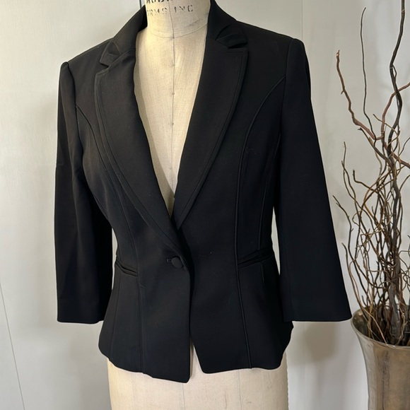 White House Black Market Jackets & Blazers - White House Black Market cropped jacket